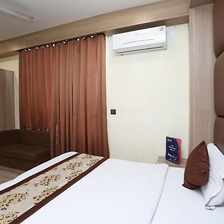 OYO 5663 GS Inn Chinhat Exterior foto
