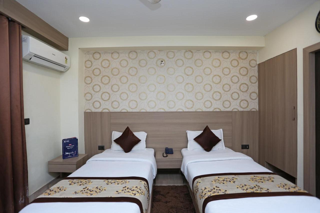 OYO 5663 GS Inn Chinhat Exterior foto