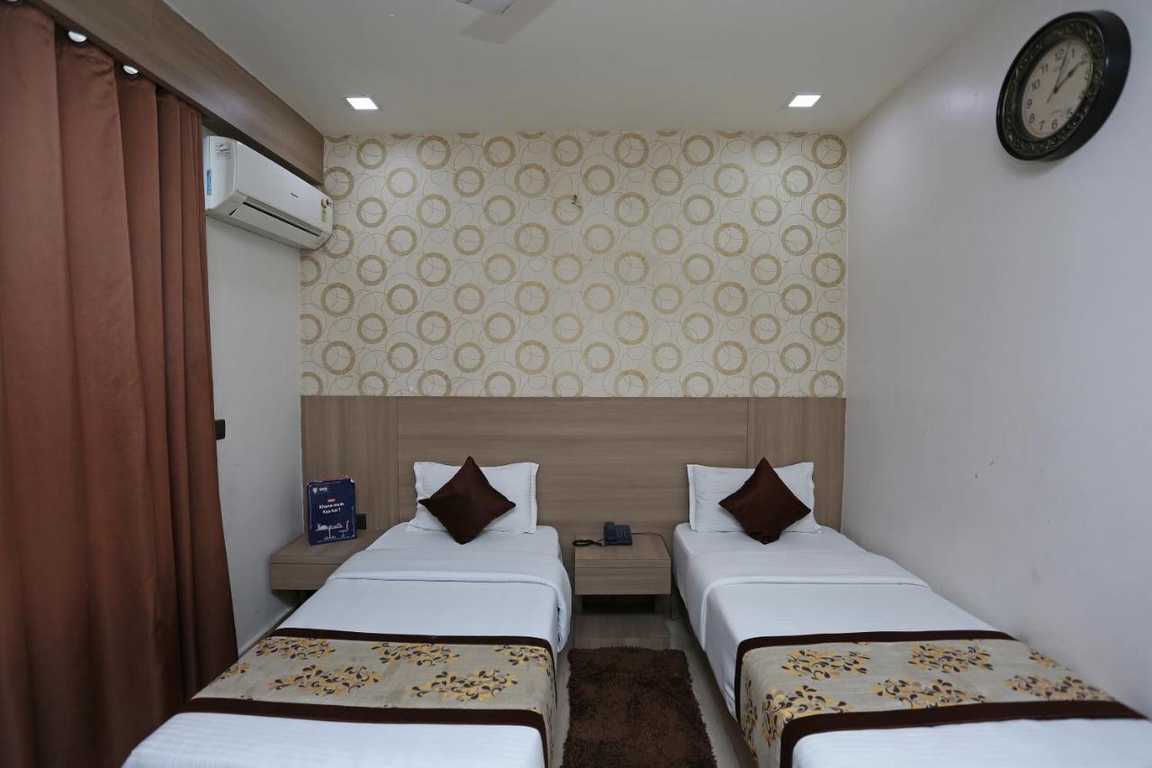 OYO 5663 GS Inn Chinhat Exterior foto