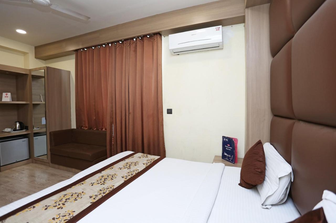 OYO 5663 GS Inn Chinhat Exterior foto